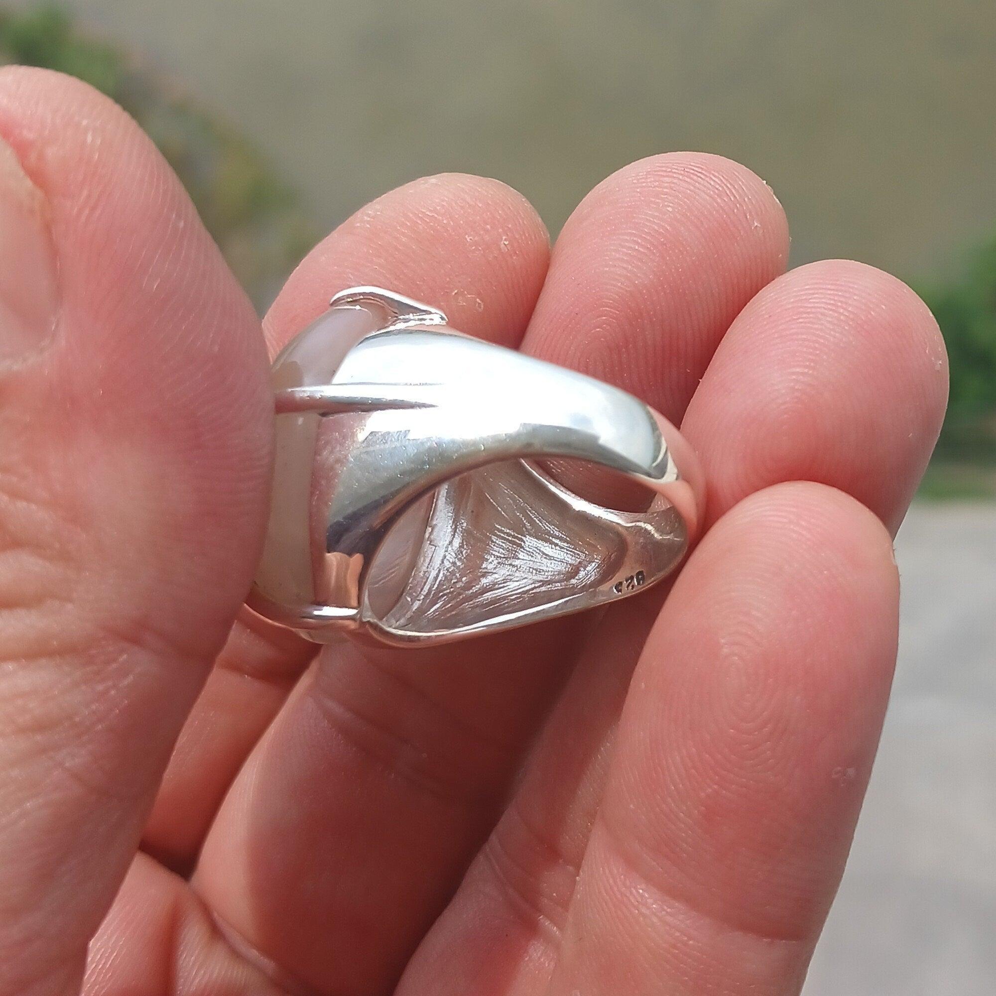 Agate Silver Ring, Artistic Sterling Silver Ring, oval shaped white and pink Agate Cabochon, Gift for her, unique design, Handmade - Size 8-1
